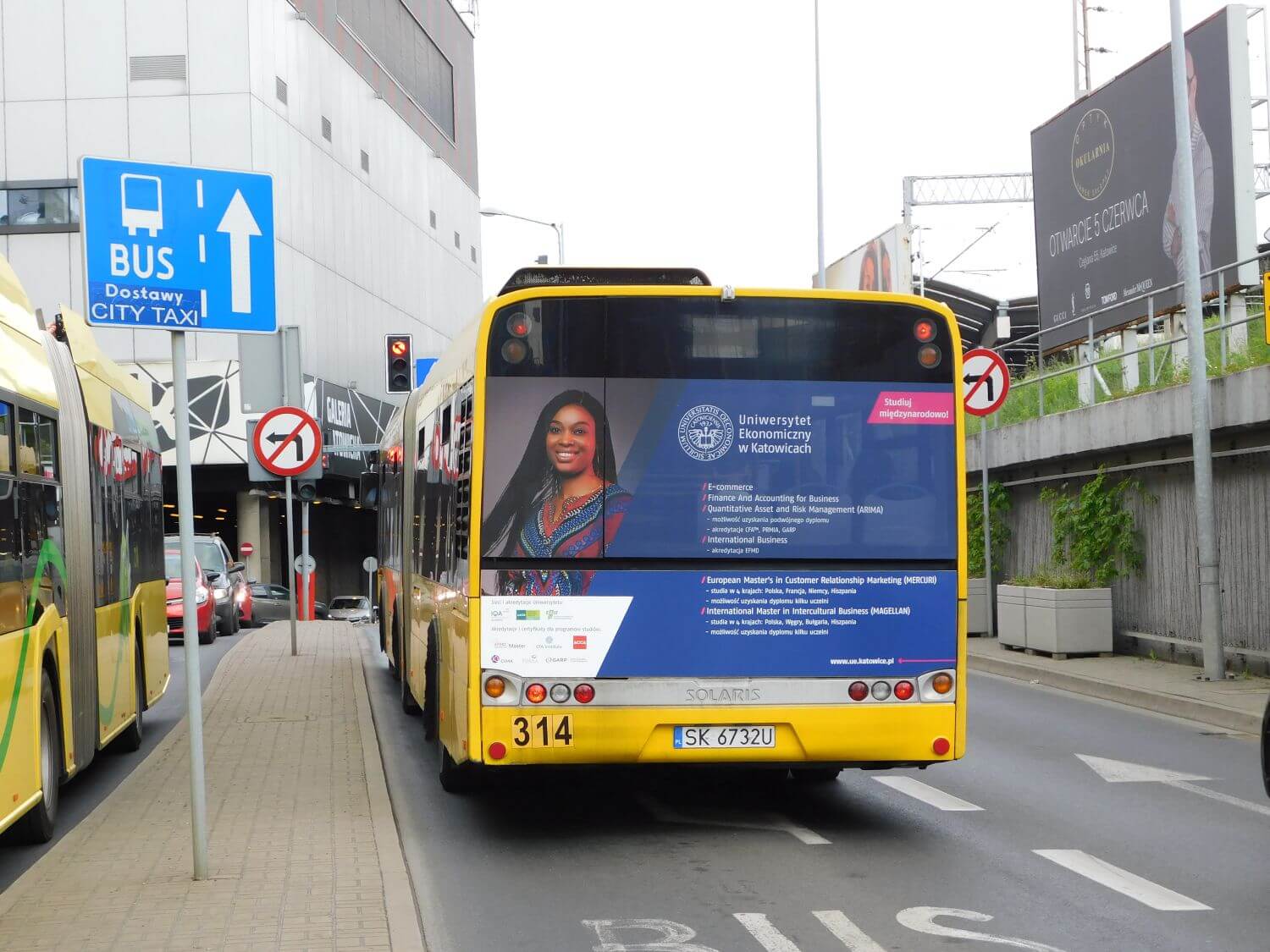 Bus WiFi Media \ Podróż do pracy, szkoły...